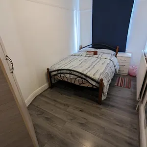 https://apt-rahal-hackney.cambridgehotelsuk.com